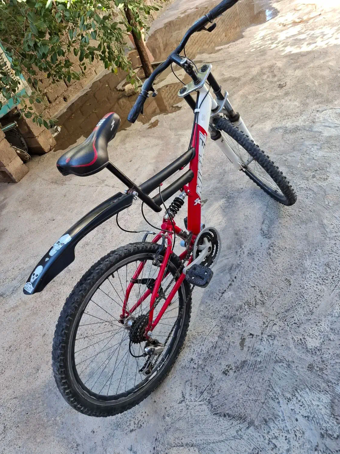 دوچرخه|دوچرخه، اسکیت، اسکوتر|شوط, |دیوار