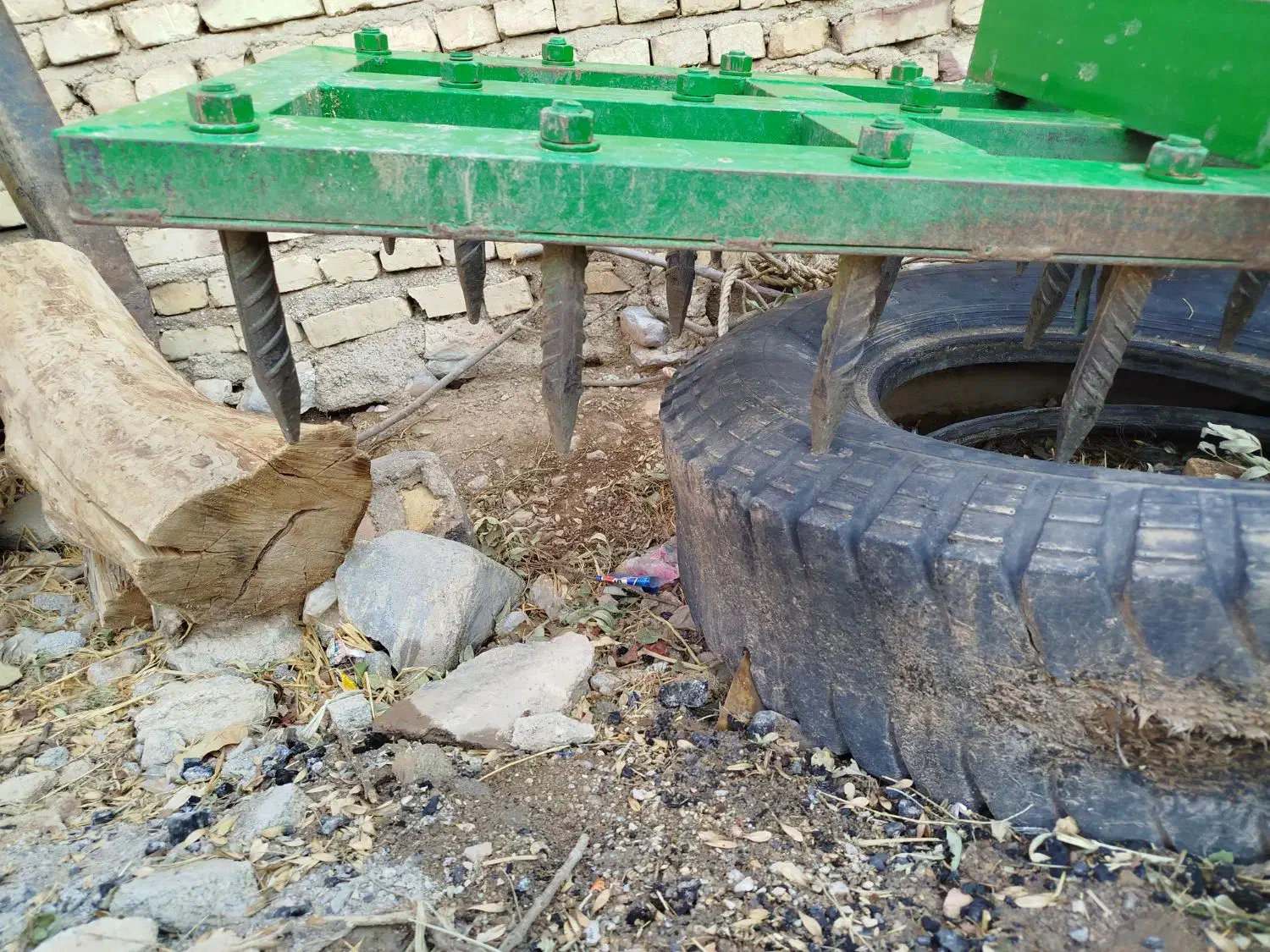 میخی تراکتور پنجه غازی|ماشین‌آلات صنعتی|اقلید, |دیوار