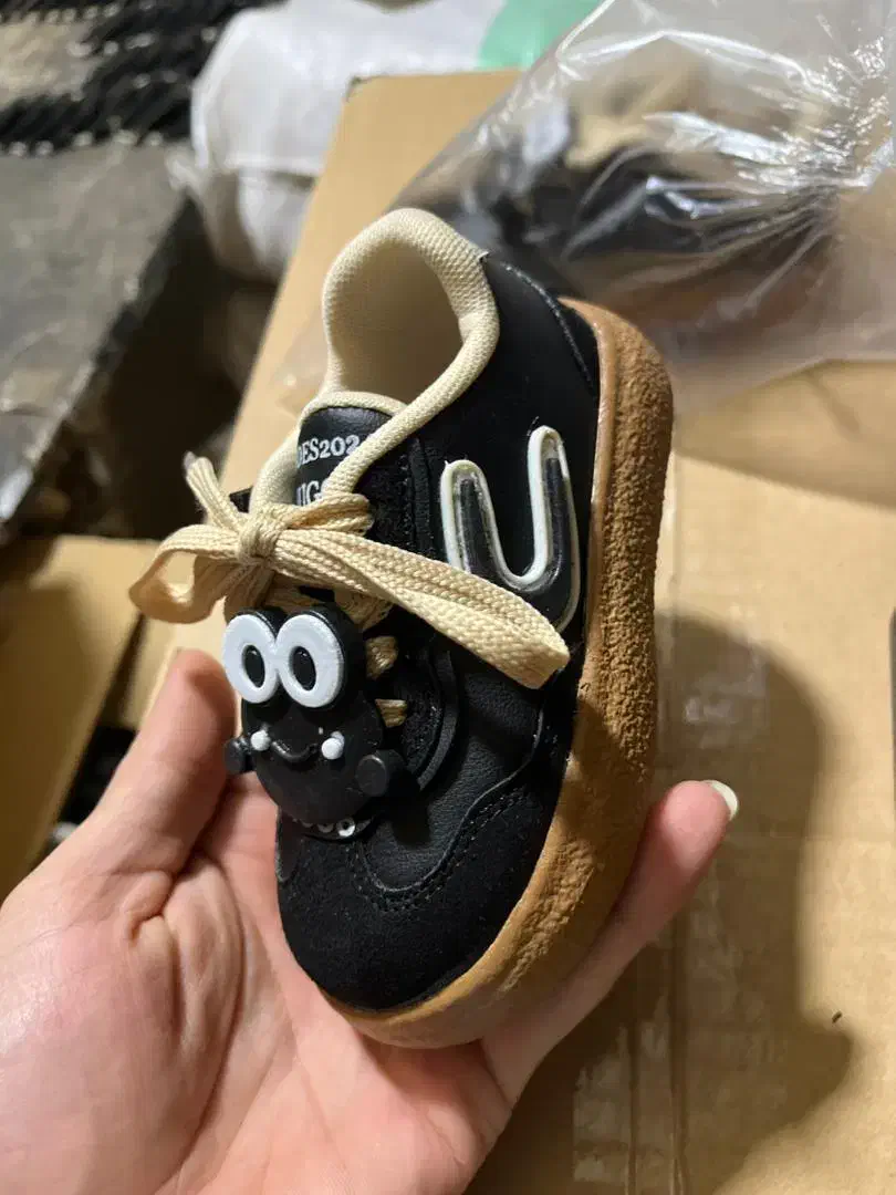 کفش بچگانه|کفش و لباس بچه|پاکدشت, پاکدشت (مامازند)|دیوار