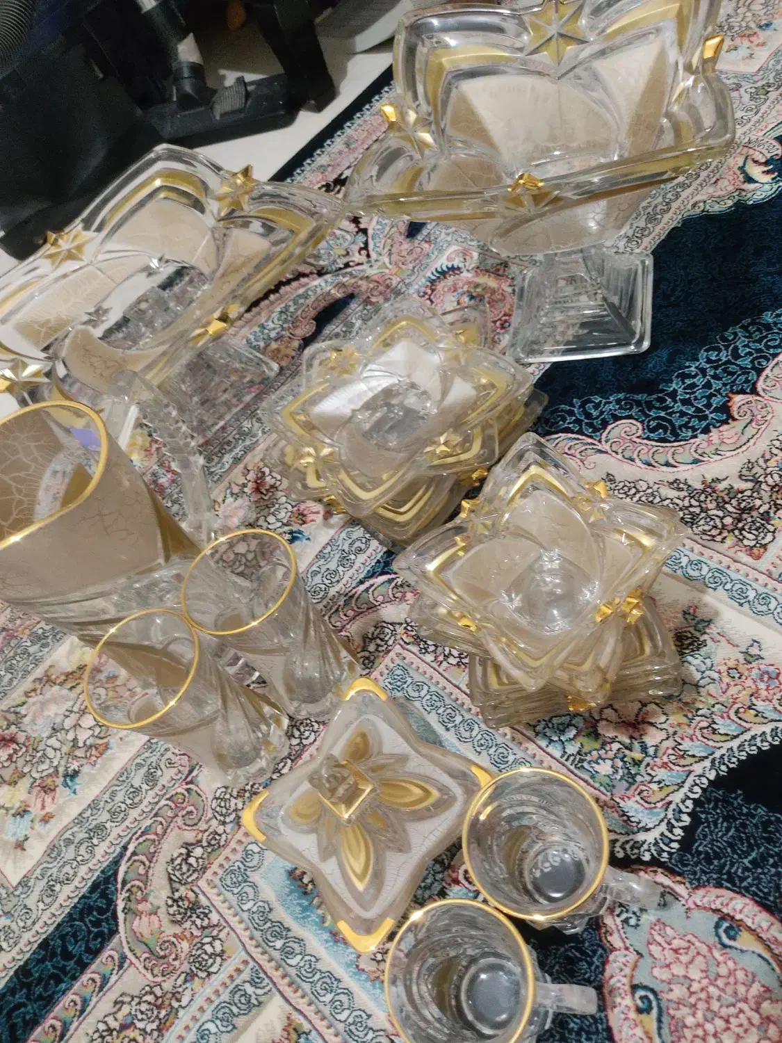 سرویس ۶نفره ۲۷پارچه طلایی تمیز|ظروف سرو و پذیرایی|ساوه, |دیوار