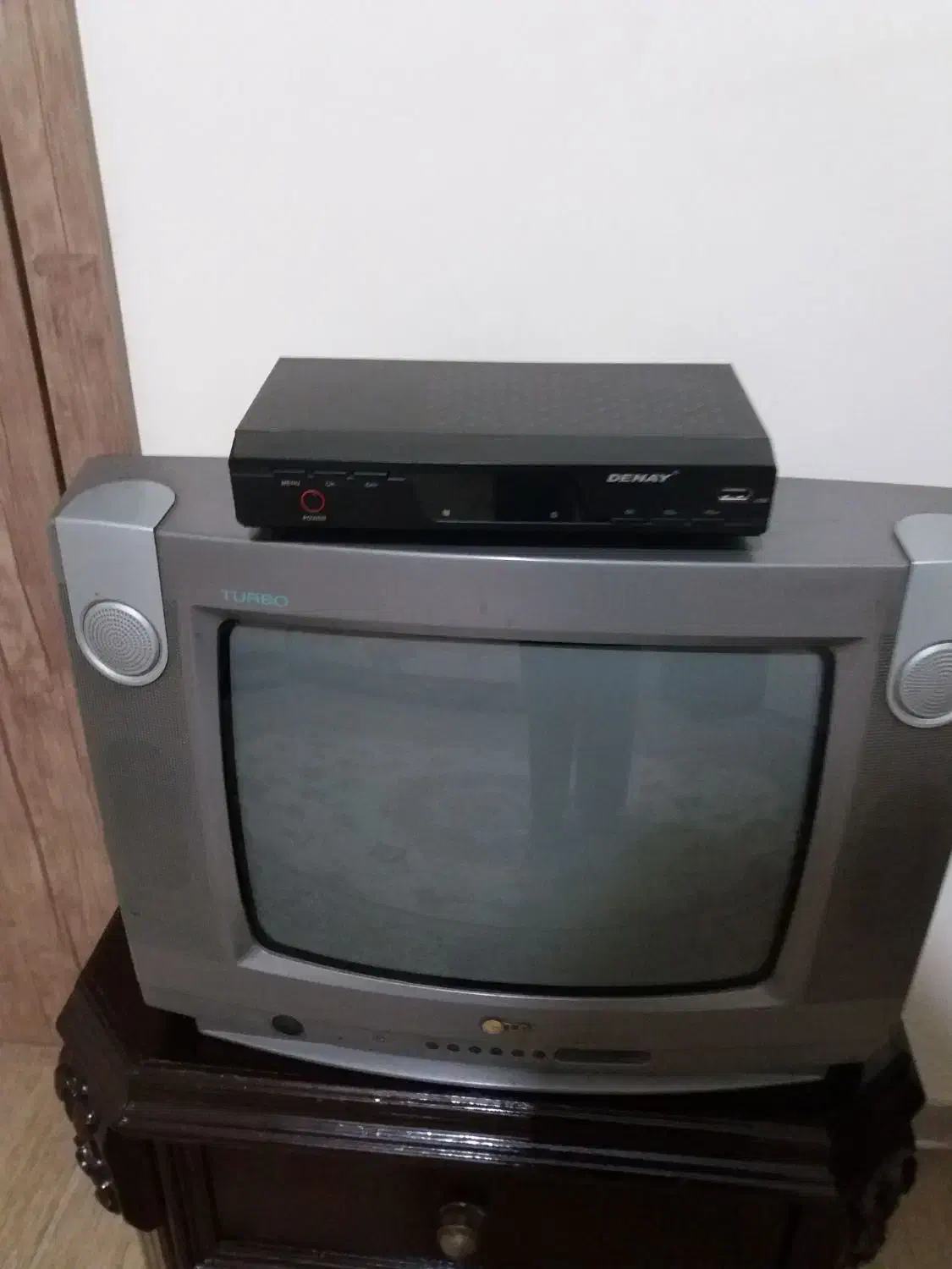 تلویزیون رنگی ۱۴ اینچ|تلویزیون و پروژکتور|رشت, آزادگان|دیوار