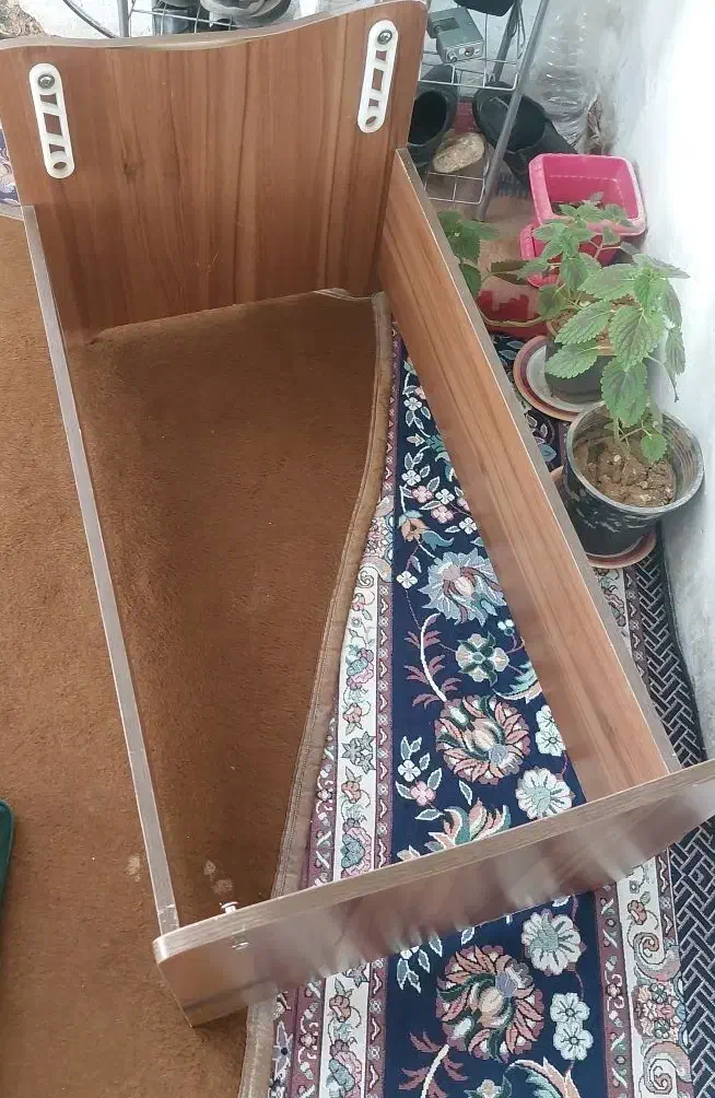 تخت کودک تا پنج شش سالگی|تخت و صندلی بچه|شیراز, شهدای شهرک سعدی|دیوار