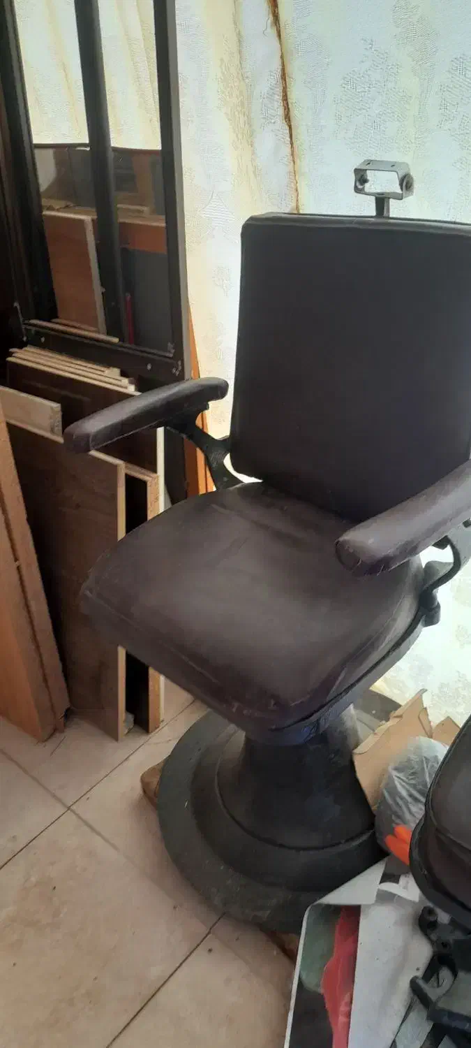 دوعددصندلی آریشگری بفروش میرسد|آرایشگاه و سالنهای زیبایی|رشت, تازه آباد|دیوار