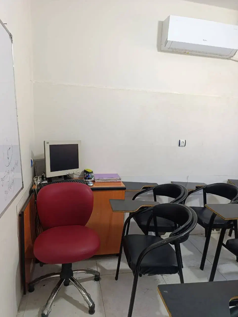 دعوت به همکاری مدرس زبان انگلیسی|استخدام آموزشی|شیراز, پانصد دستگاه ارتش|دیوار