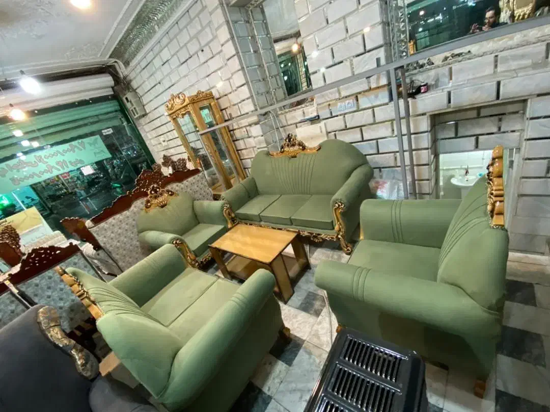 مبل سلطنتی.  دلوین  بلک فرایدی تخفیفی|مبلمان خانگی و میز عسلی|خمینی‌شهر, |دیوار