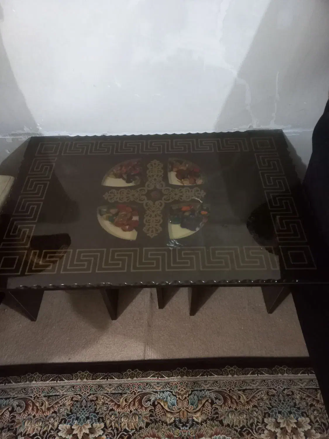 دو عدد پنجره ، سینک و کابینت سه دره ، میز عسلی|مبلمان خانگی و میز عسلی|بروجرد, |دیوار