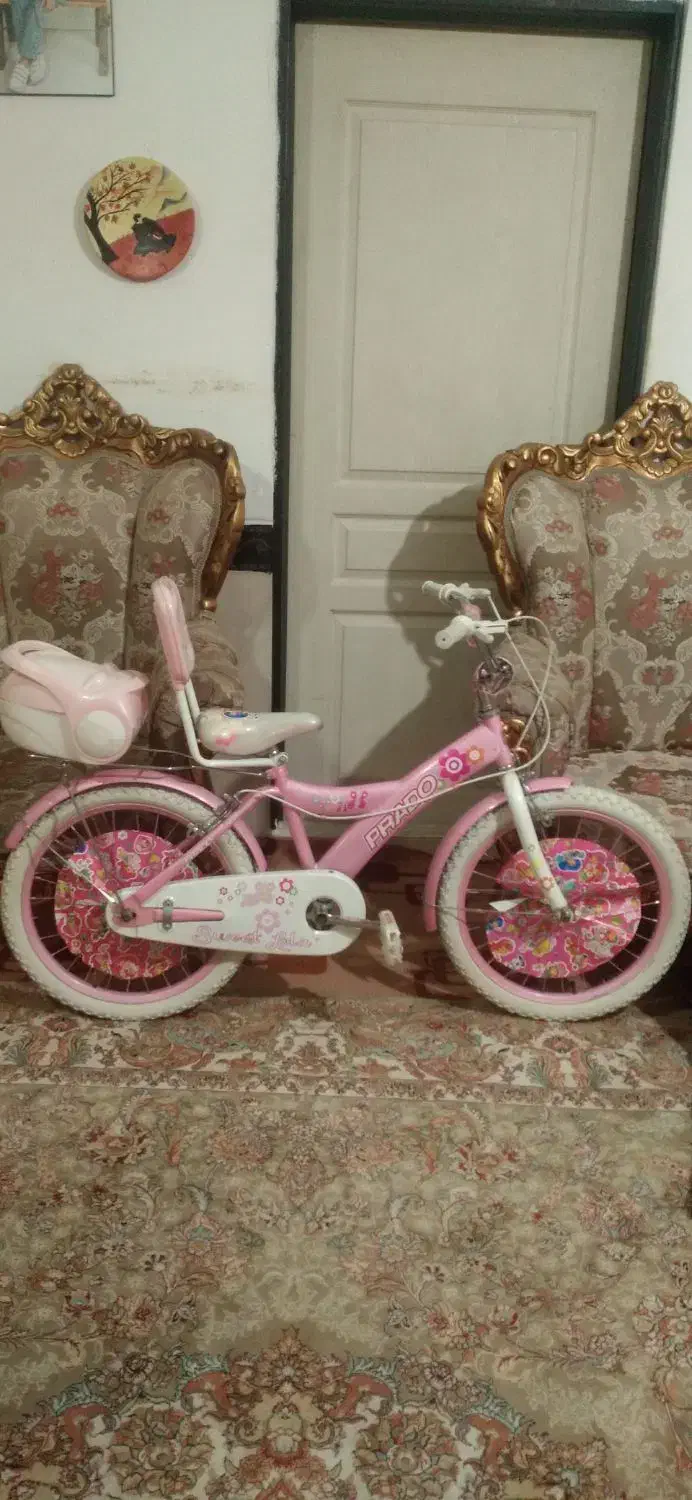 دوچرخه سایز ۲۰ دخترانه درحدنو تر تمیز خوشرنگ پرادو|دوچرخه، اسکیت، اسکوتر|رباطکریم, منجیل آباد|دیوار