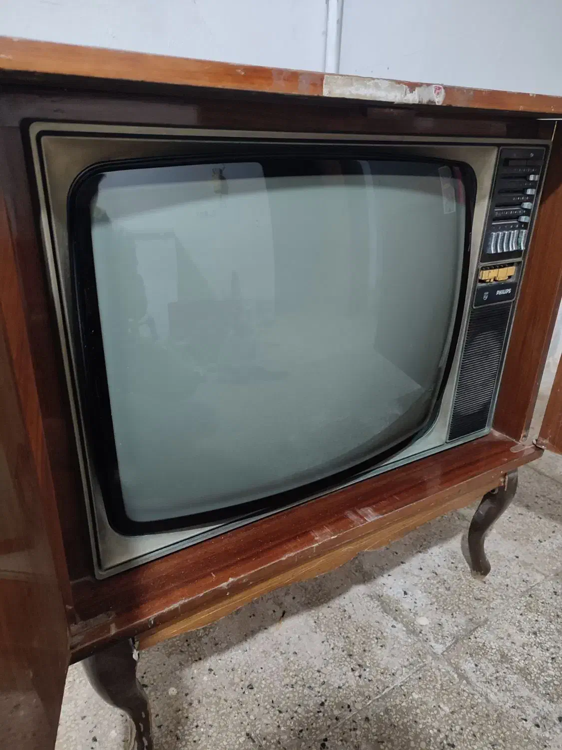 تلویزیون قدیمی فیلیپس|تلویزیون و پروژکتور|قوچان, |دیوار