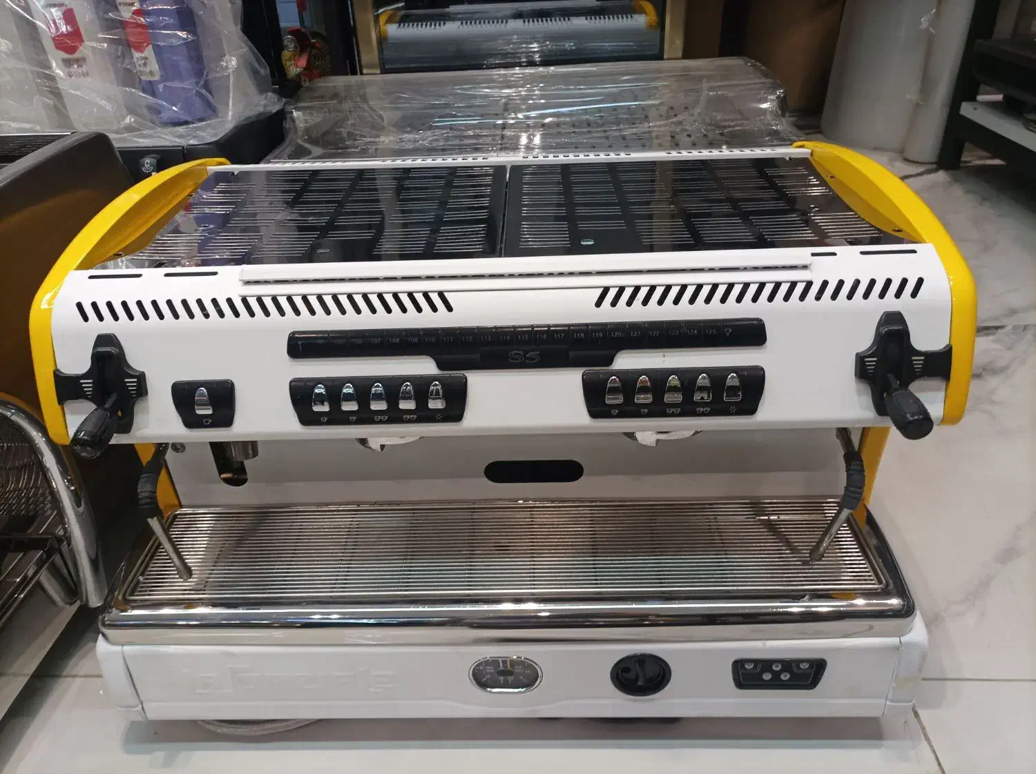 سیمونلی منوال|کافی‌شاپ و رستوران|یزد, |دیوار