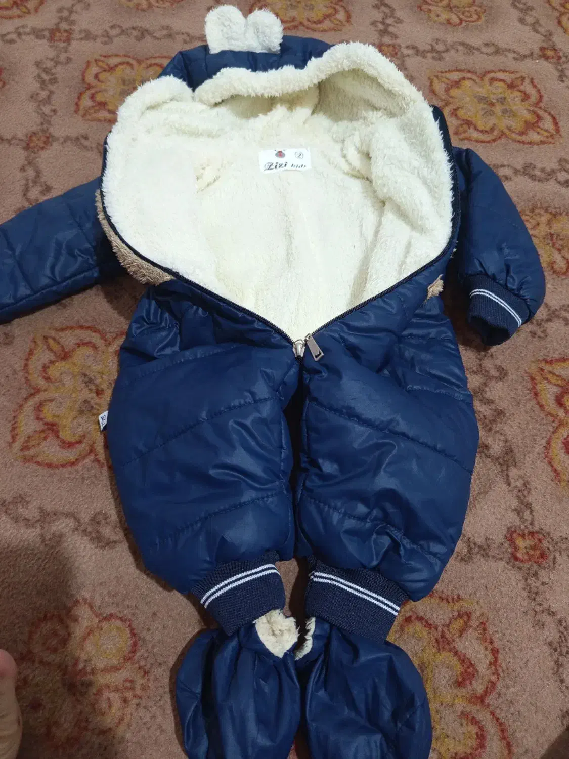 سرهم نو مناسب یکو نیم سالگی بفروش میرسد|کفش و لباس بچه|بازرگان, |دیوار