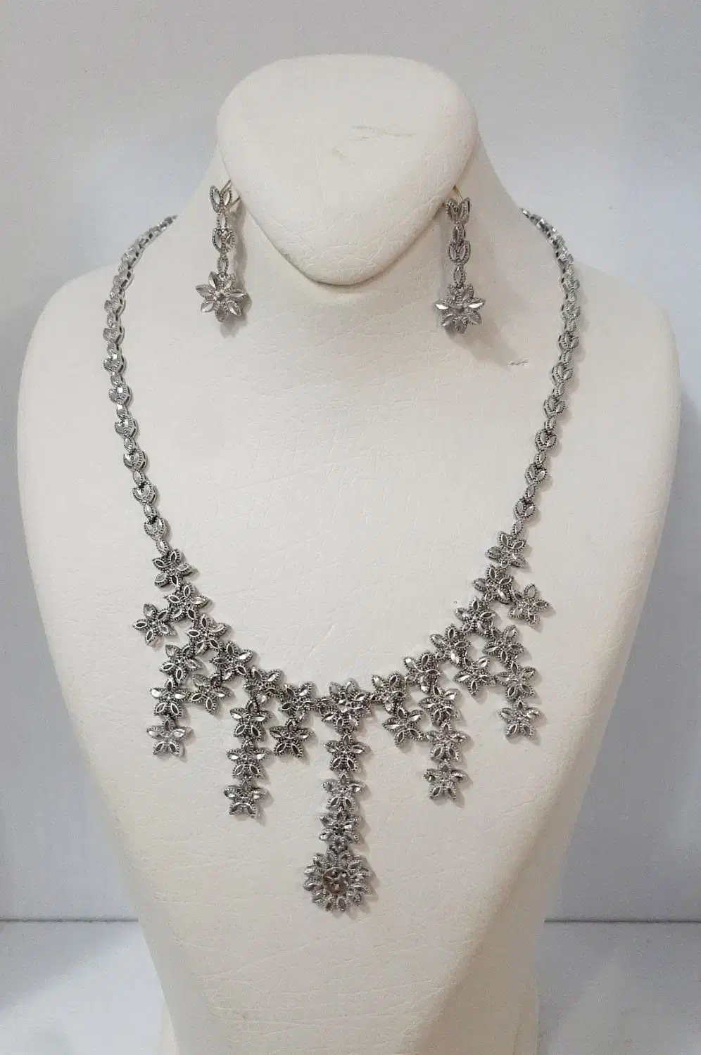 سرویس نقره زنانه|جواهرات|فردیس, نسترن غربی|دیوار