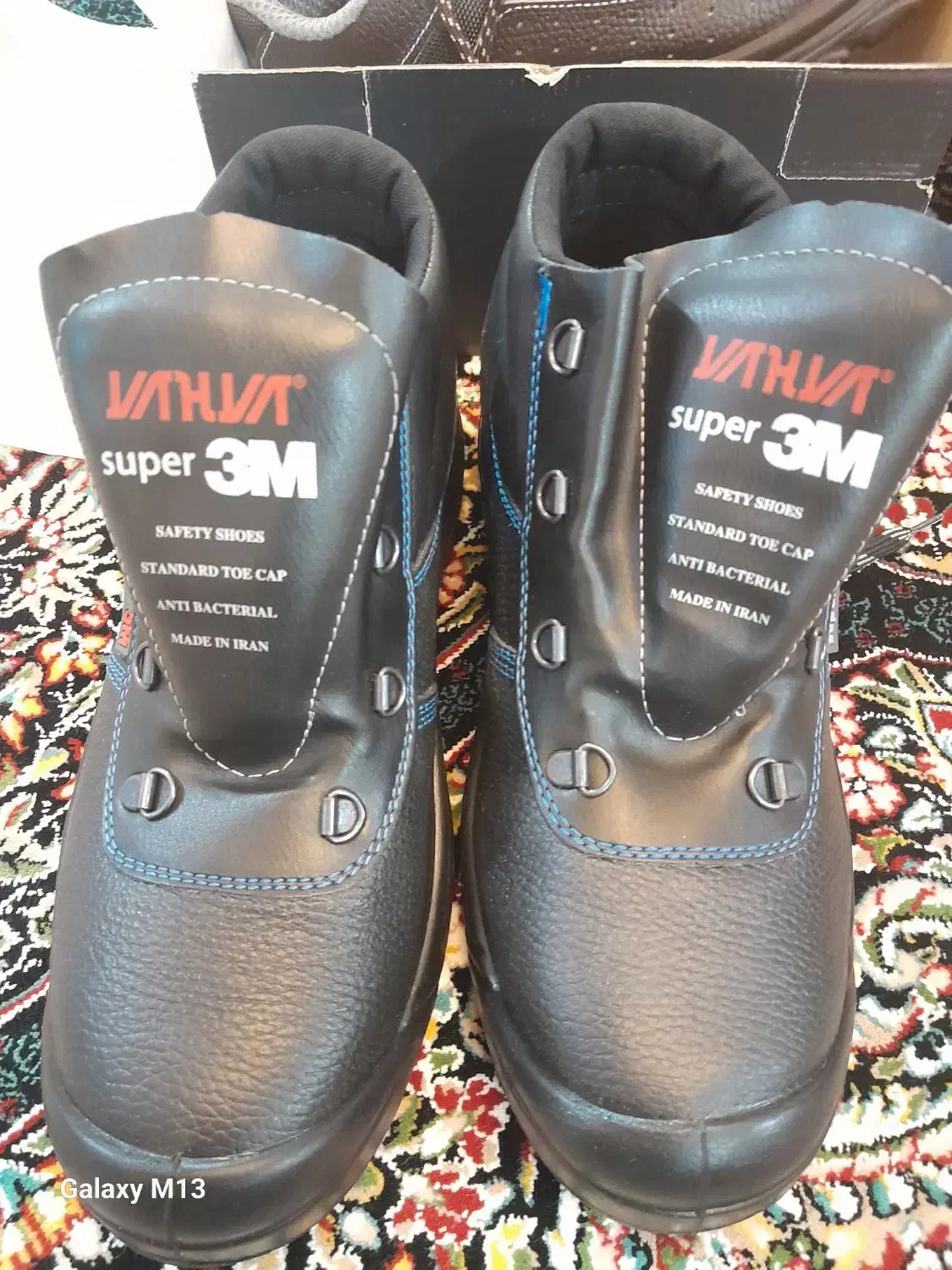 کفش ایمنی|کیف، کفش، کمربند|قروه, |دیوار