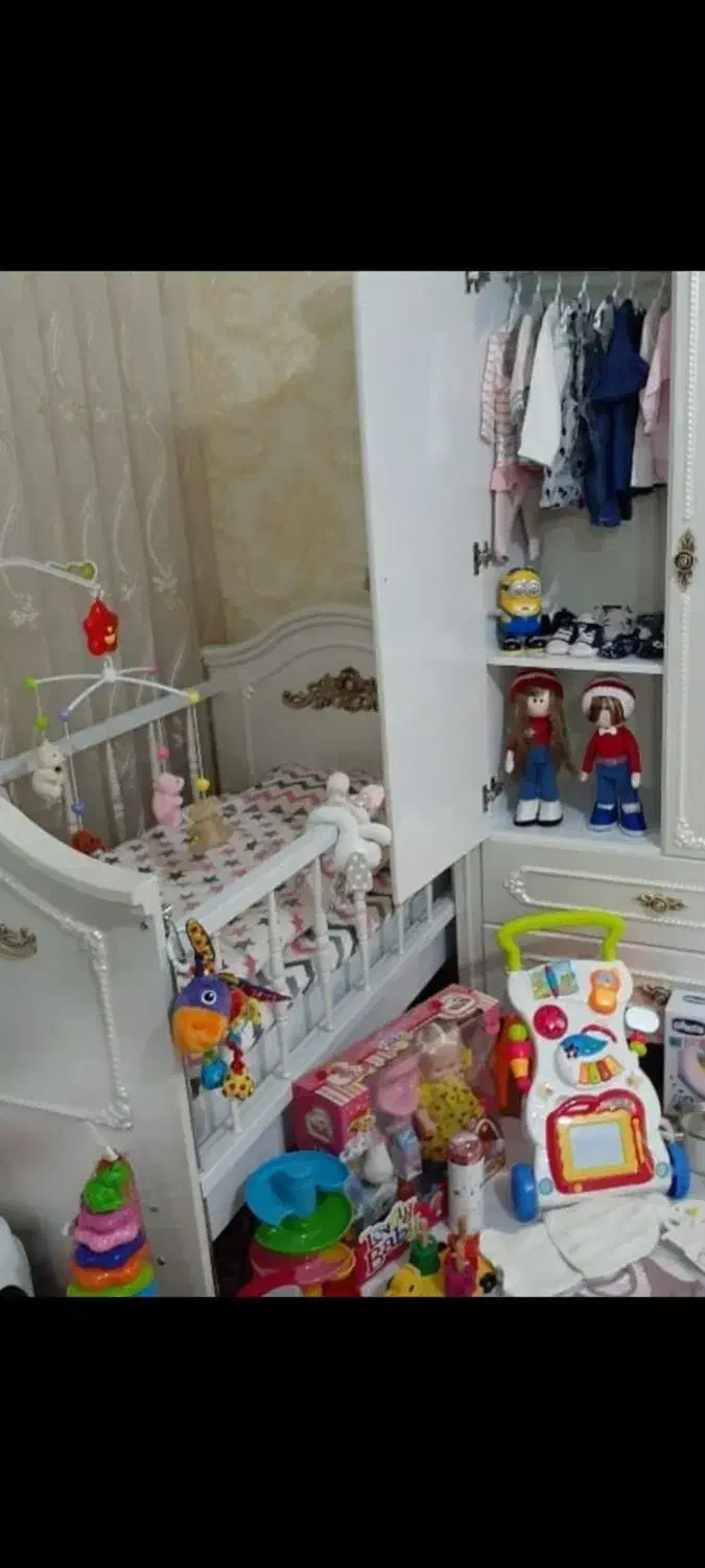 تخت خواب و کمد کودک در حد نو|تخت و سرویس خواب|تبریز, |دیوار