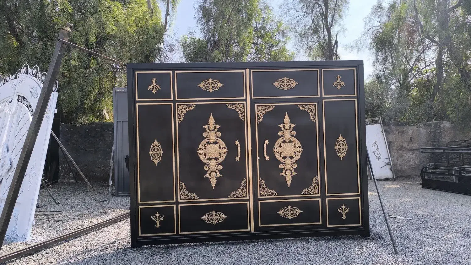 به یک نفر استادکار ماهر درب و پنجره ساز نیازمندیم|استخدام صنعتی، فنی، مهندسی|کازرون, |دیوار