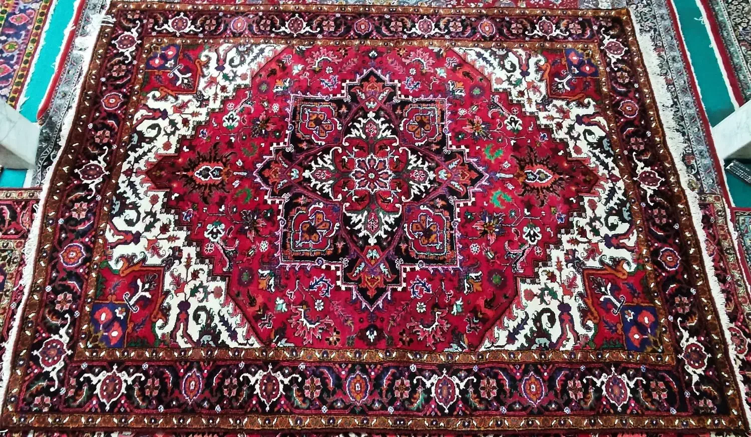 فرش دستباف 9 متری|فرش|هشتگرد, هشتگرد قدیم|دیوار