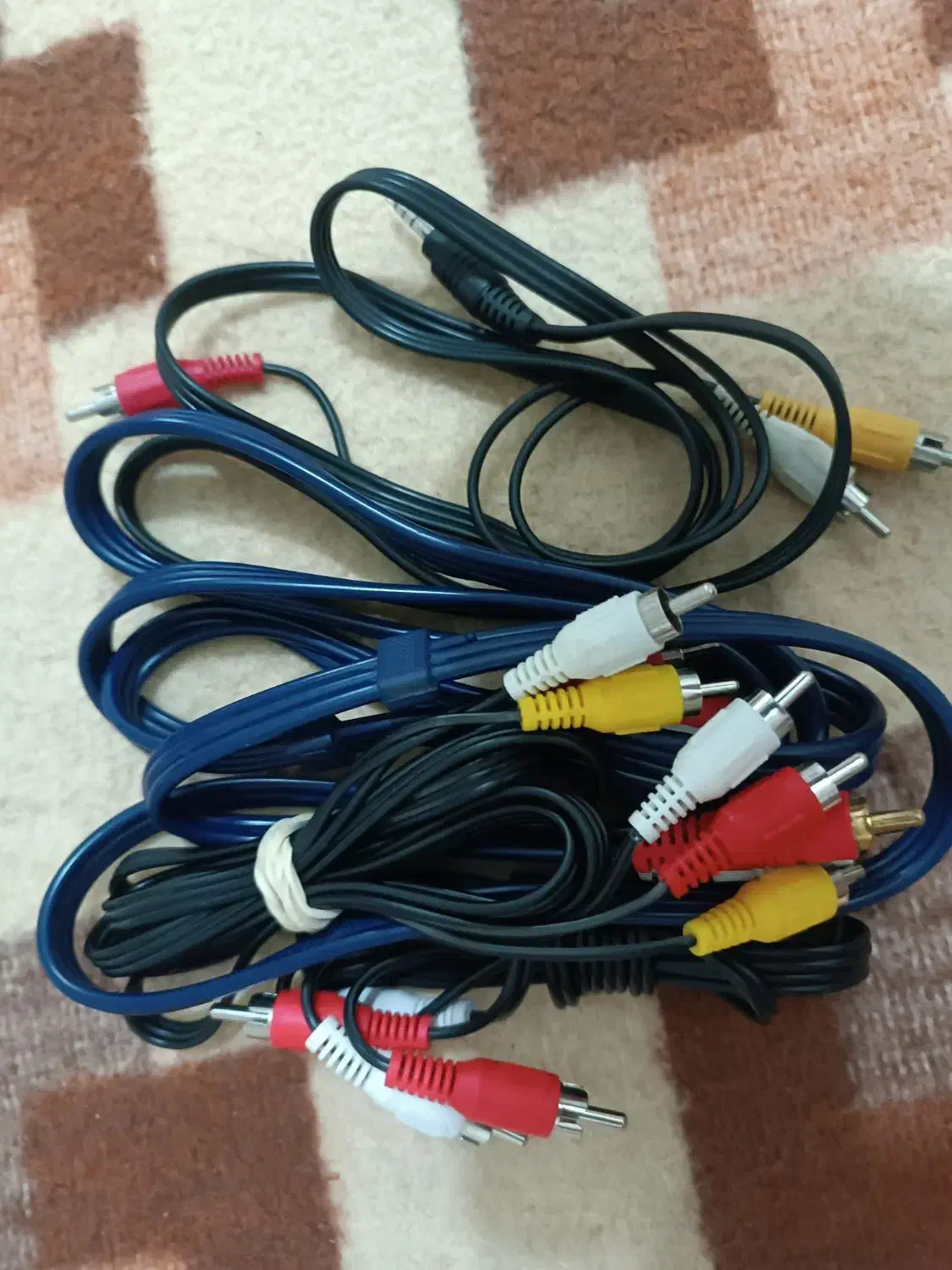 اتصالات کامپیوتر و لب تاب|قطعات و لوازم جانبی رایانه|صدرا-فارس, فاز ۱|دیوار