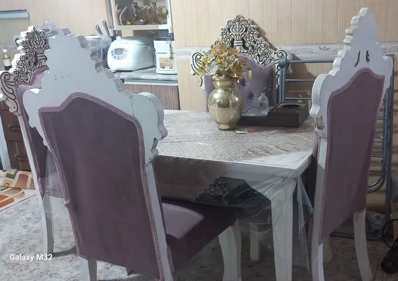 مبلو میز ناهار خوری|مبلمان خانگی و میز عسلی|خرم‌آباد, |دیوار