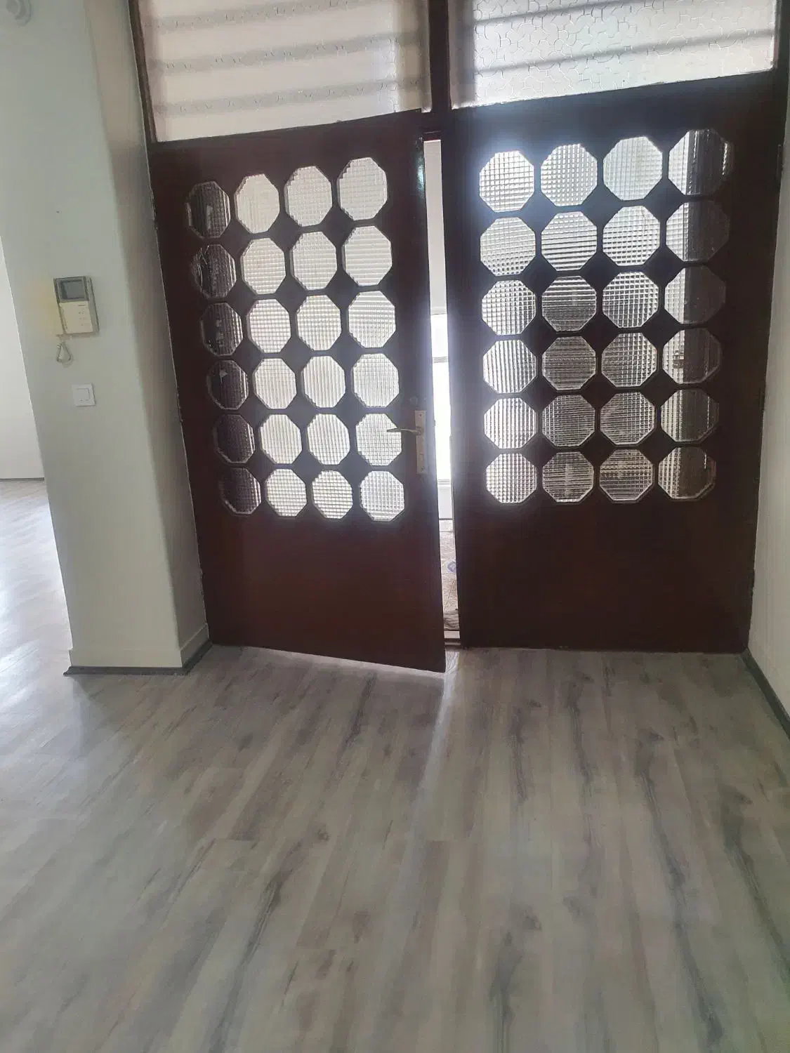 اجاره آپارتمان ۲۰۶ متری ۳ خوابه در میدان انقلاب