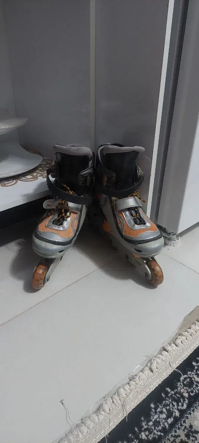 کفش اسکیت|دوچرخه، اسکیت، اسکوتر|نیشابور, رنج آباد|دیوار