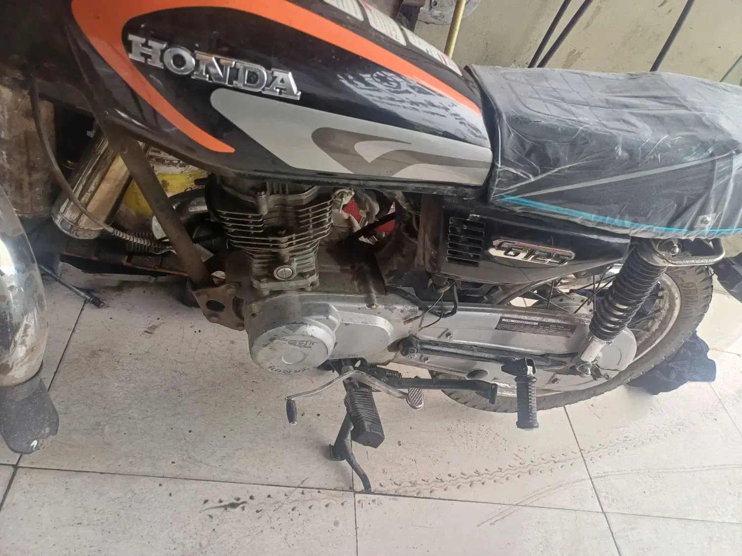 موتورسکلیت|موتورسیکلت|قم, دروازه ری|دیوار