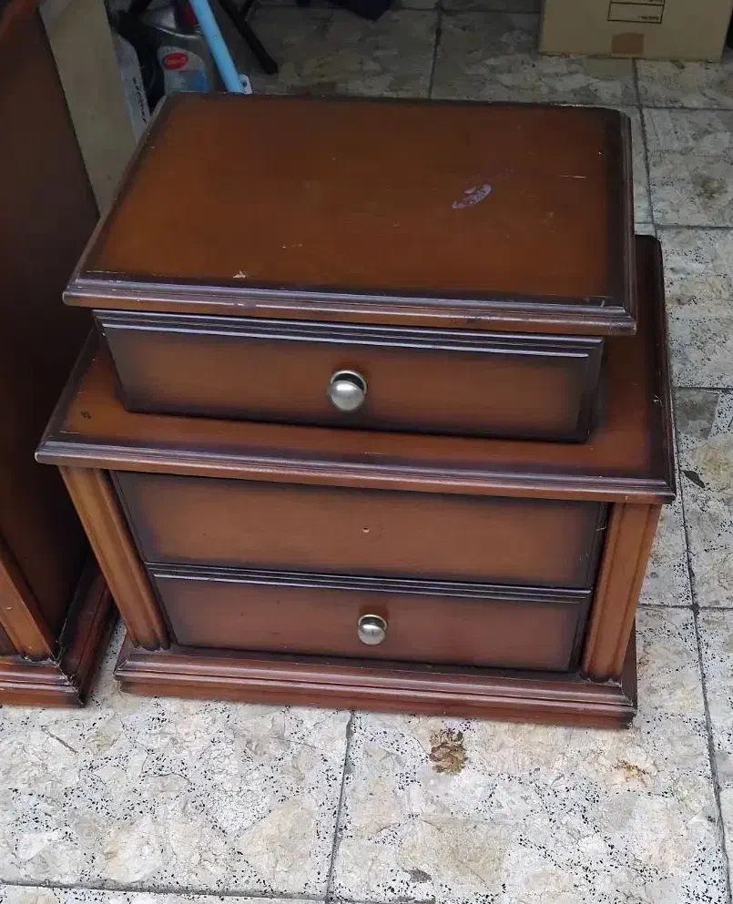 پا تختی و اینه و میز اینه|تخت و سرویس خواب|رشت, معلم|دیوار