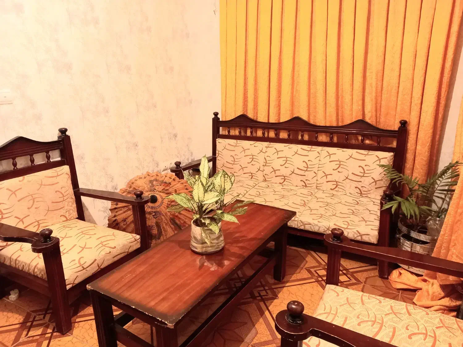 نیم ست مبل چوب راش|مبلمان خانگی و میز عسلی|تبریز, |دیوار