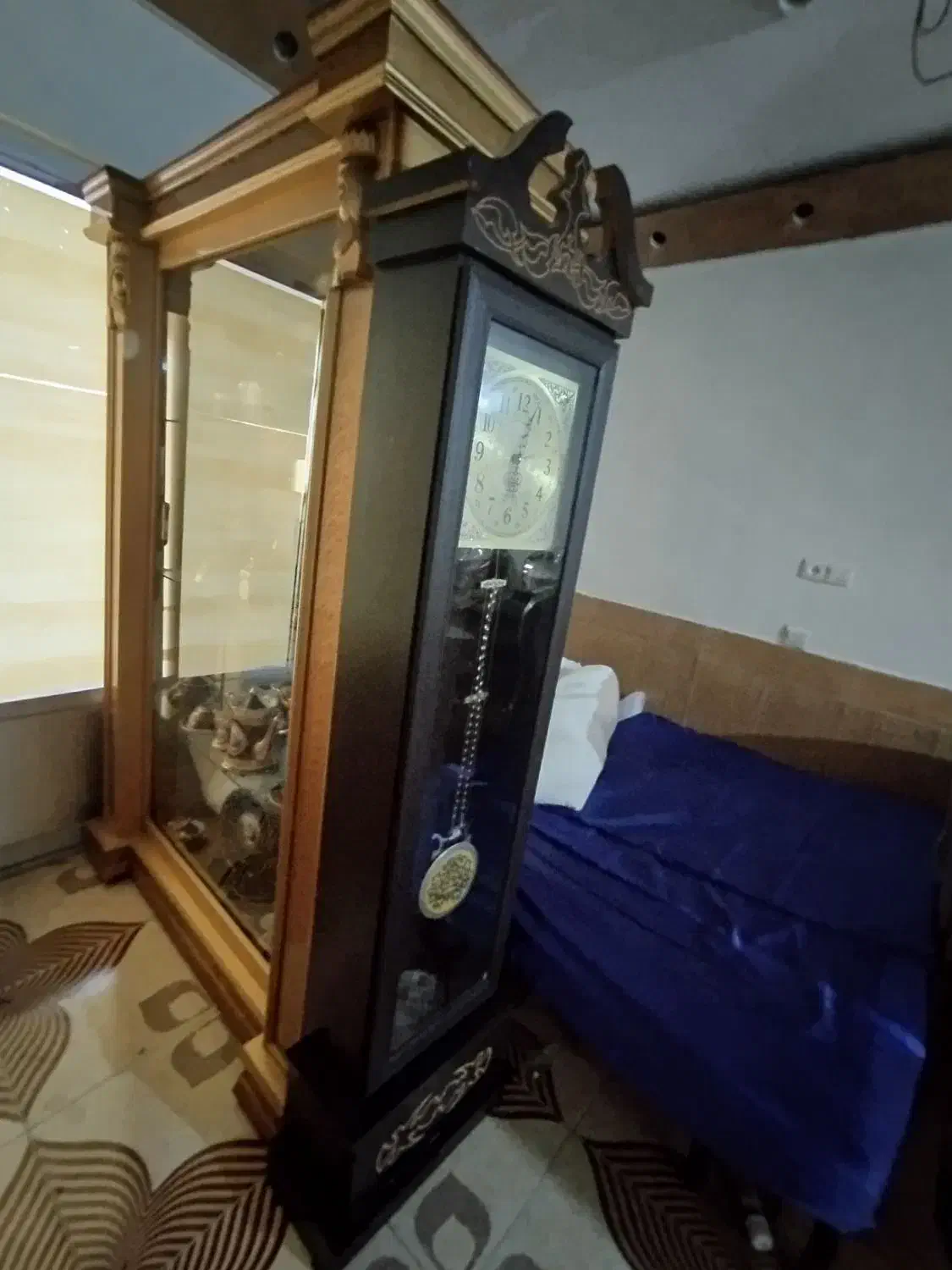 ساعت ایستاده همراه درب جک دار|مبلمان خانگی و میز عسلی|برخوار, |دیوار