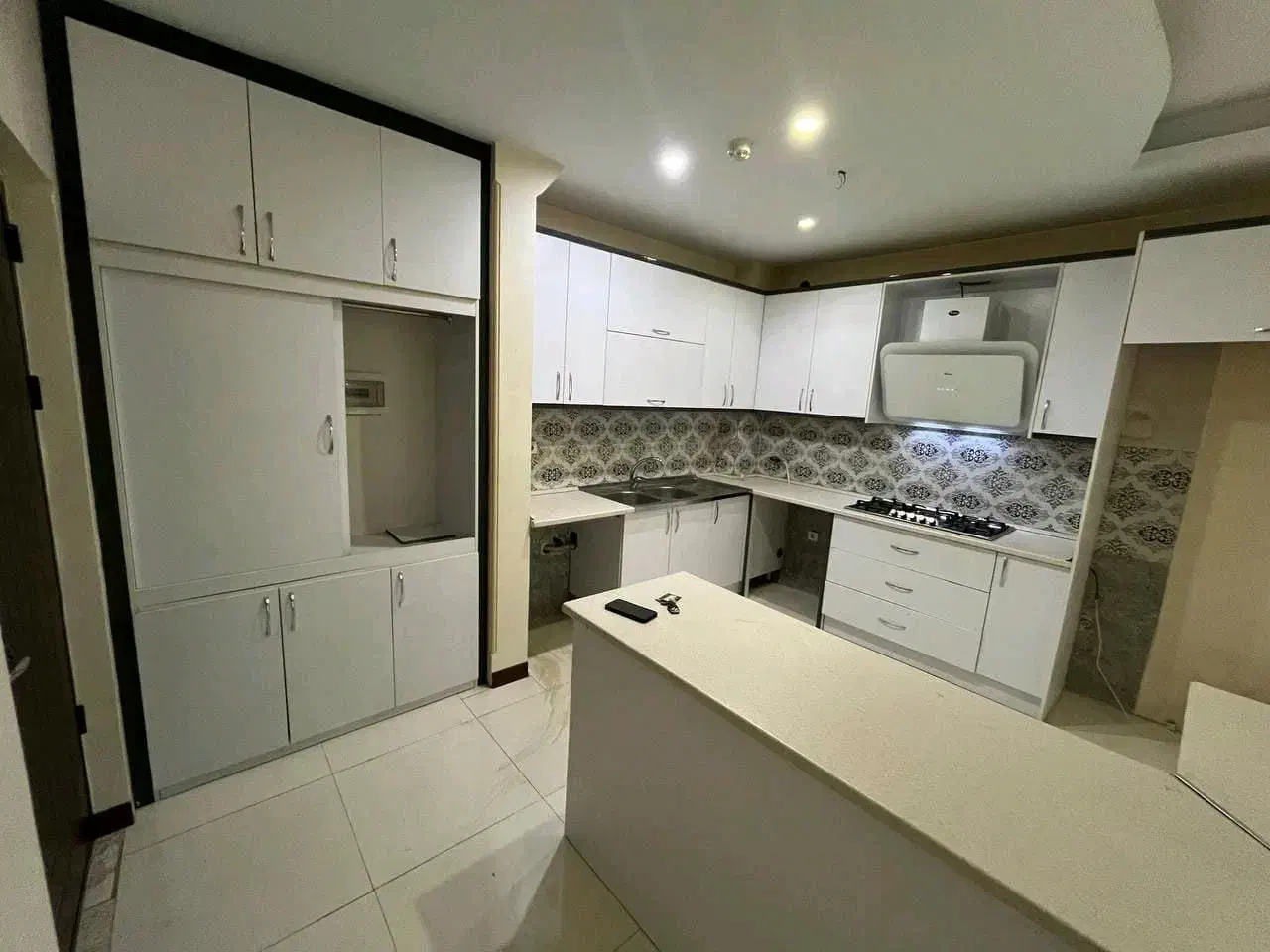 واحد۹۰متری/ نماتراورتن/ با آسانسورو پارکینگ سندی|فروش آپارتمان|شهریار, شهرک شاهد|دیوار