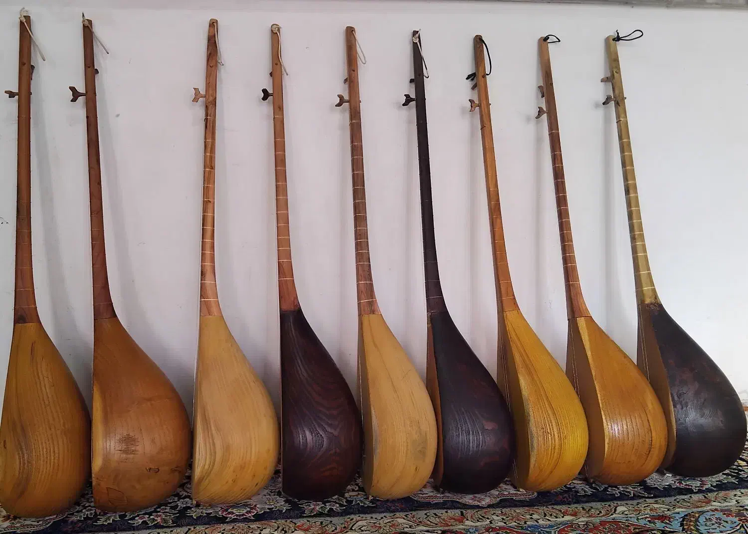 دوتار|سازهای سنتی|اسفراین, |دیوار