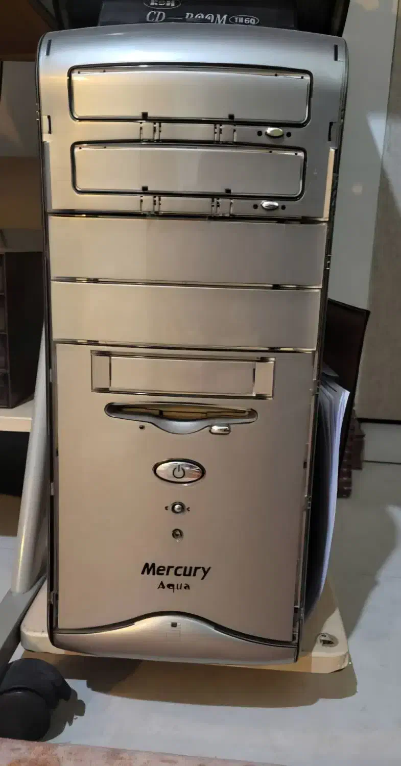 کامپیوتر به همراه میز کار|رایانه رومیزی|تهران, گلستان (شهرک راه آهن)|دیوار