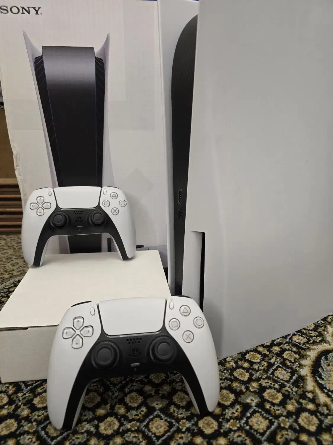 ps5 فت با دو دسته در حد نو|کنسول، بازی ویدئویی و آنلاین|تهران, خواجه نظام الملک|دیوار