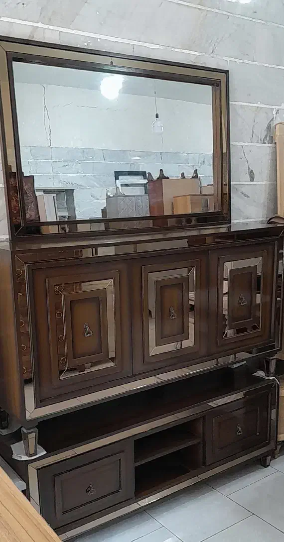 فروش استثنایی آینه کنسول میز تیوی|بوفه، ویترین، کنسول|کرج, احدآباد|دیوار