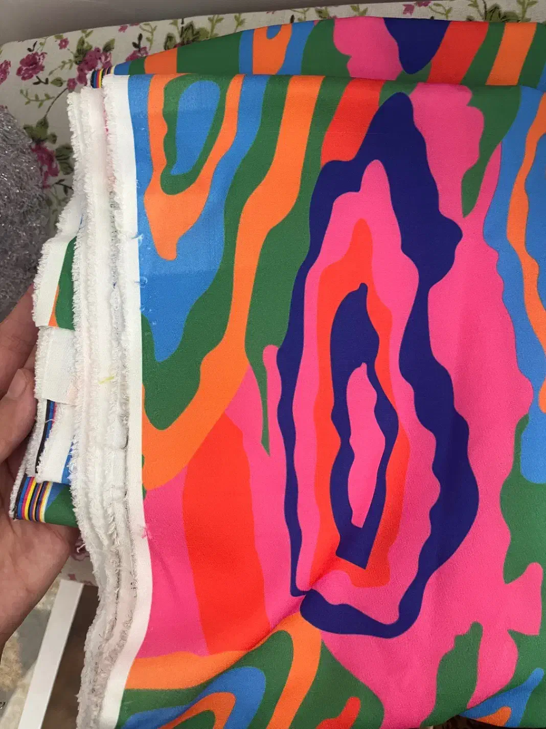 پارچه|لوازم خیاطی و بافتنی|یزد, |دیوار