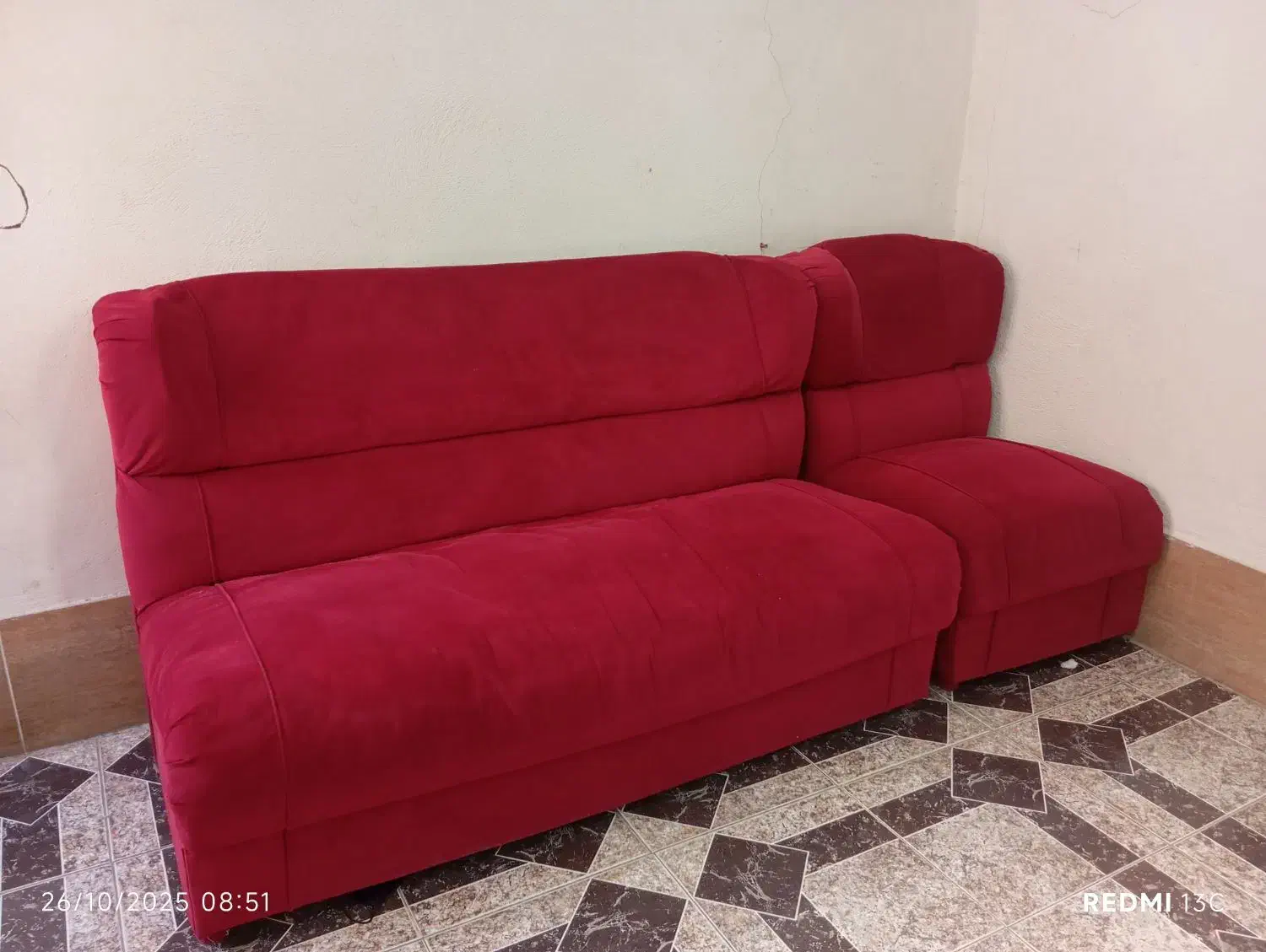 مبل راحتی تمیز ومرتب|مبلمان خانگی و میز عسلی|جهرم, |دیوار