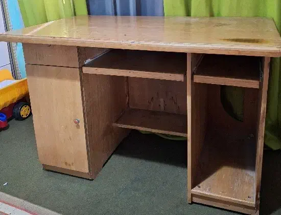 میز کامپیوتر|میز تحریر و کامپیوتر|مشهد, کارمندان دوم|دیوار