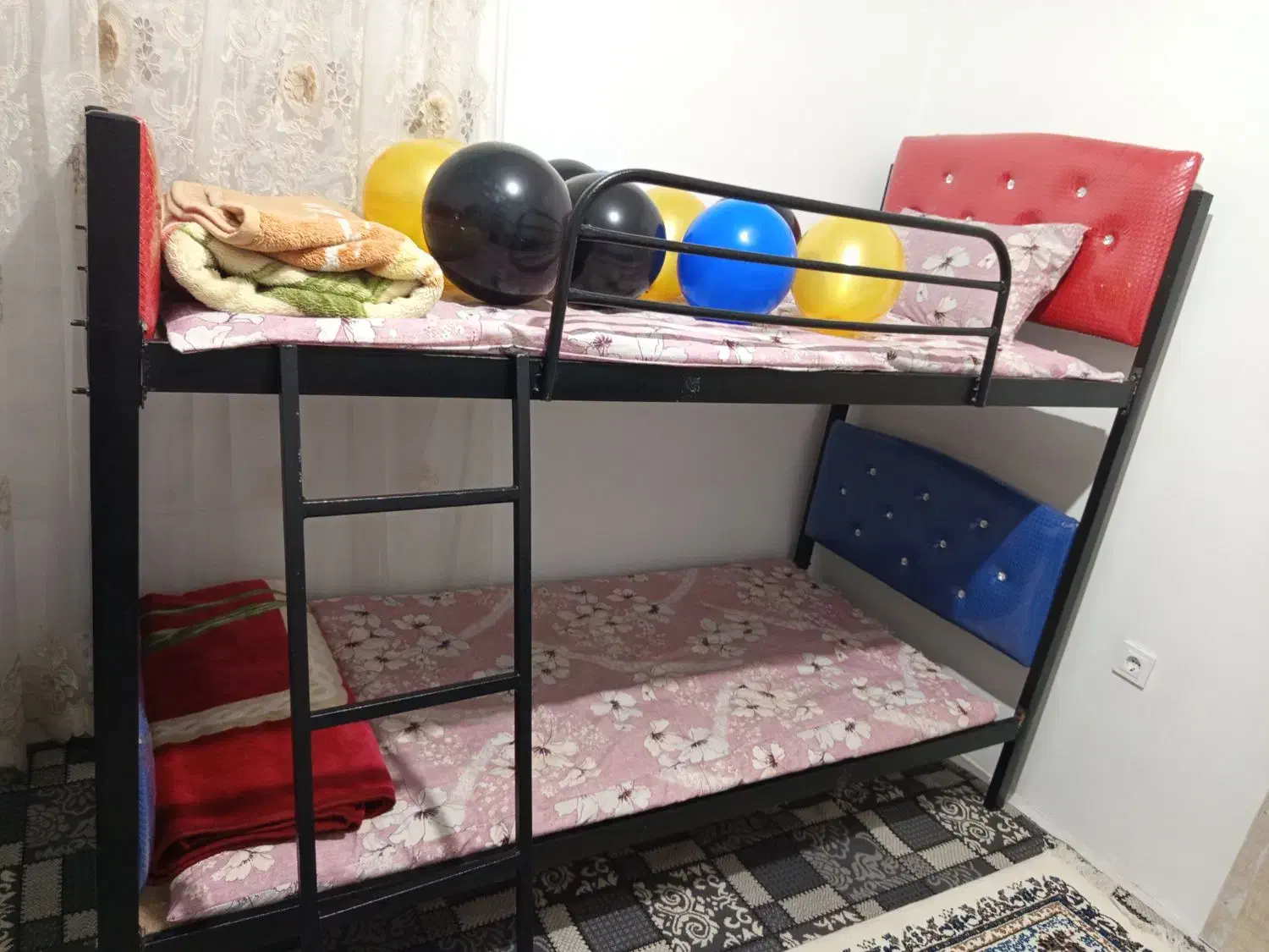 تخت خواب دو طبقه فلزی|تخت و سرویس خواب|مشهد, سیسآباد|دیوار