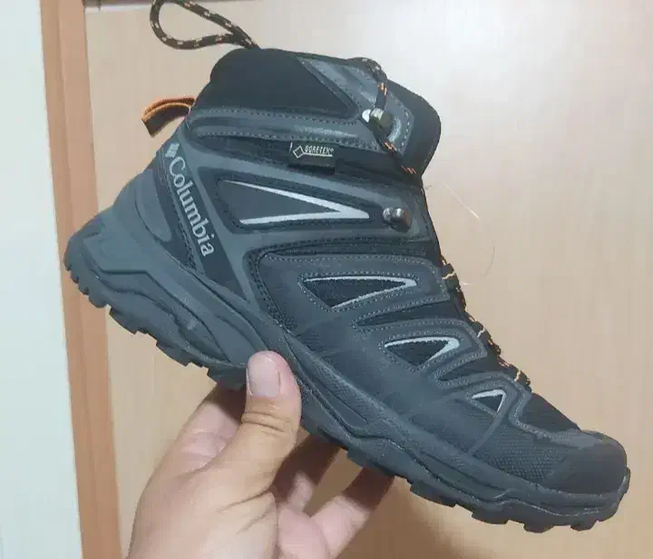 اسپورت columbia صفر10جفت|کیف، کفش، کمربند|سهند, |دیوار