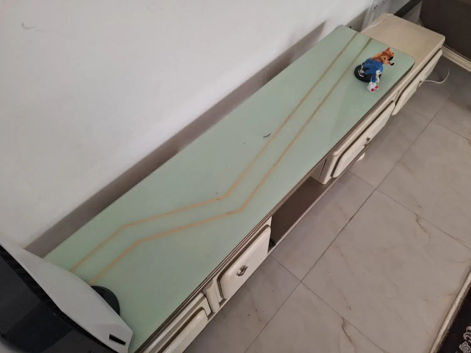 میز تلوزیون چوبی روی صفحه شیشه|میز تلویزیون|آمل, |دیوار