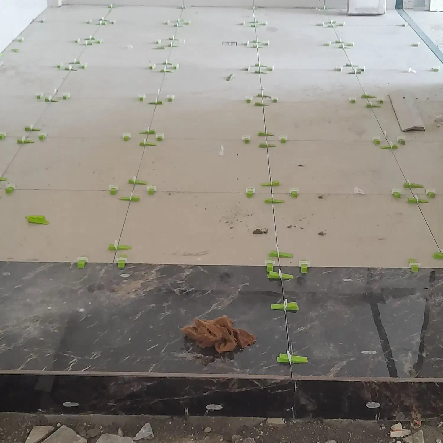 اجرای انواع کاشی وسرامیک و نمای ساختمان وغیره|خدمات پیشه و مهارت|کوهدشت, |دیوار