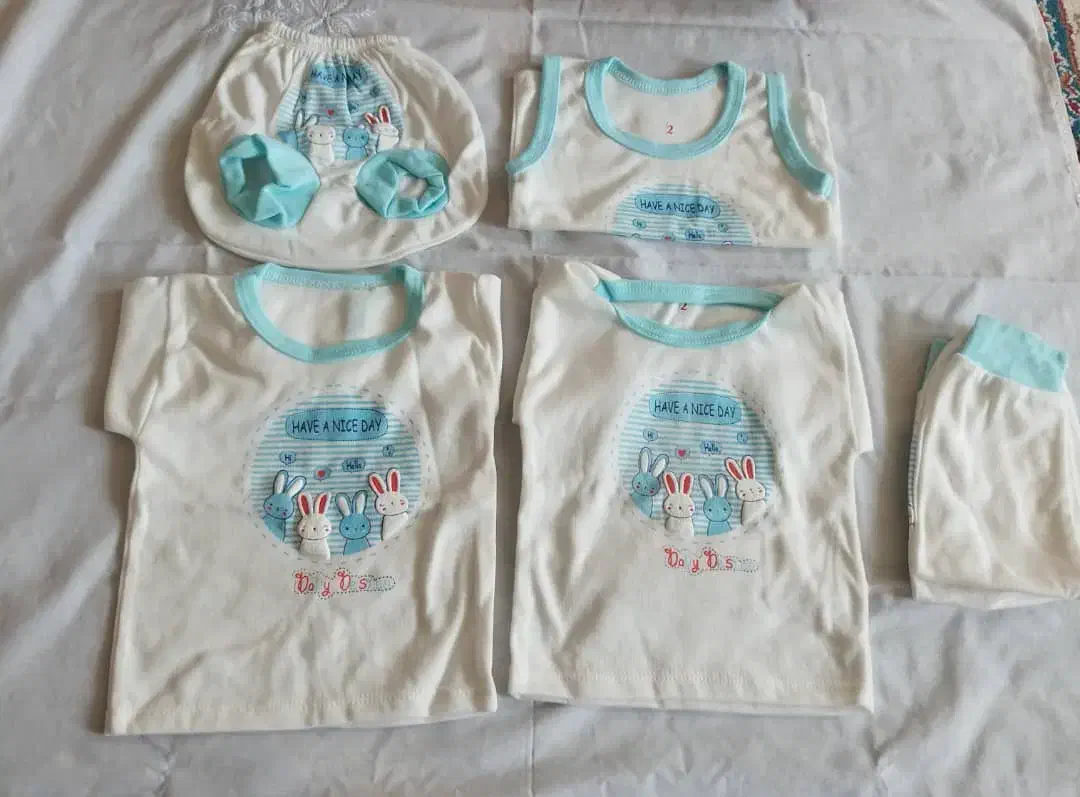 لباس نوزاد|لباس|هشتگرد, شهرک بعثت|دیوار