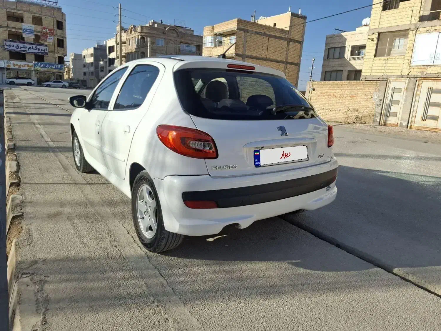 پژو ۲۰۷|خودرو سواری و وانت|مرودشت, دولت آباد|دیوار