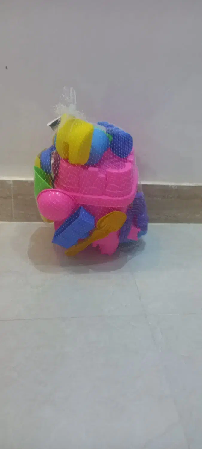 وسایل شن بازی و ۴تاماشین راه سازی|اسباببازی|رشت, معلولین|دیوار