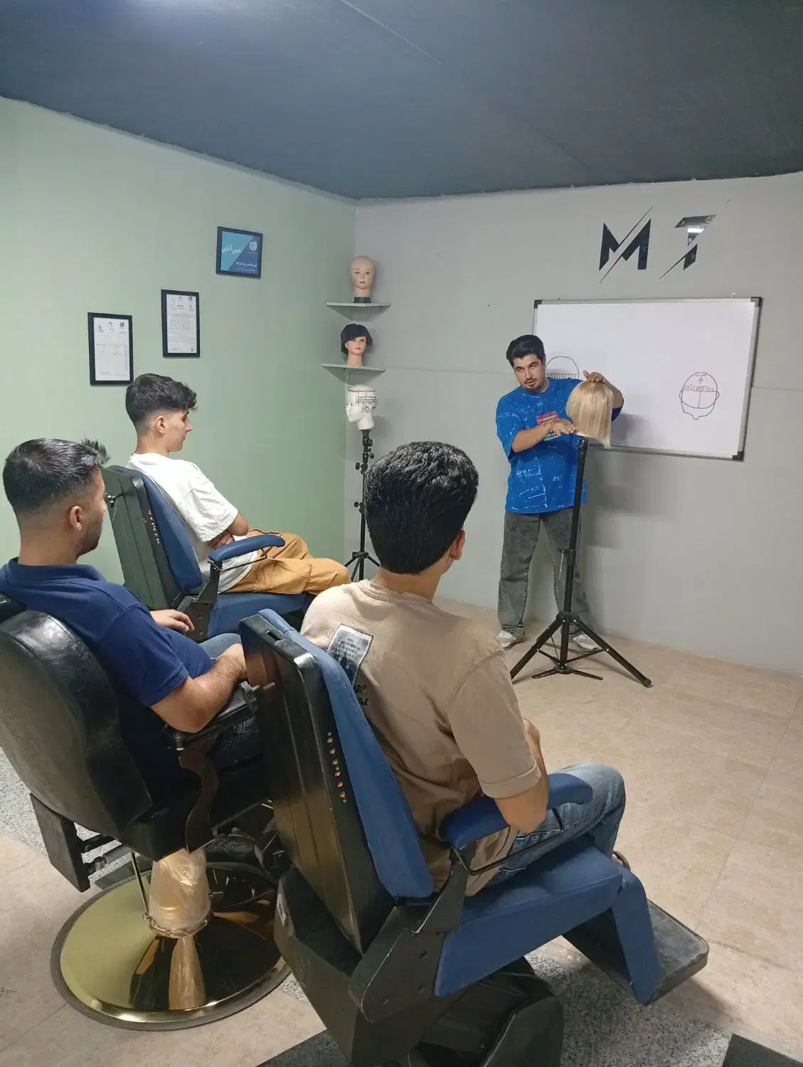 آموزشگاه تخصصی آرایشگری مردانه متین آتایی|خدمات آموزشی|گنبد کاووس, |دیوار