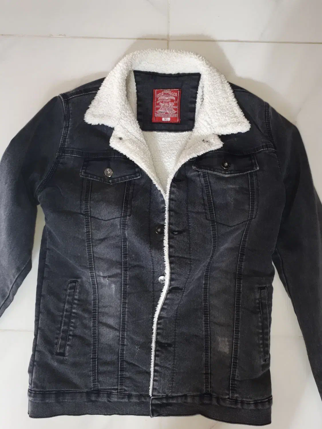 لباس در حد نو|لباس|ایلام, |دیوار