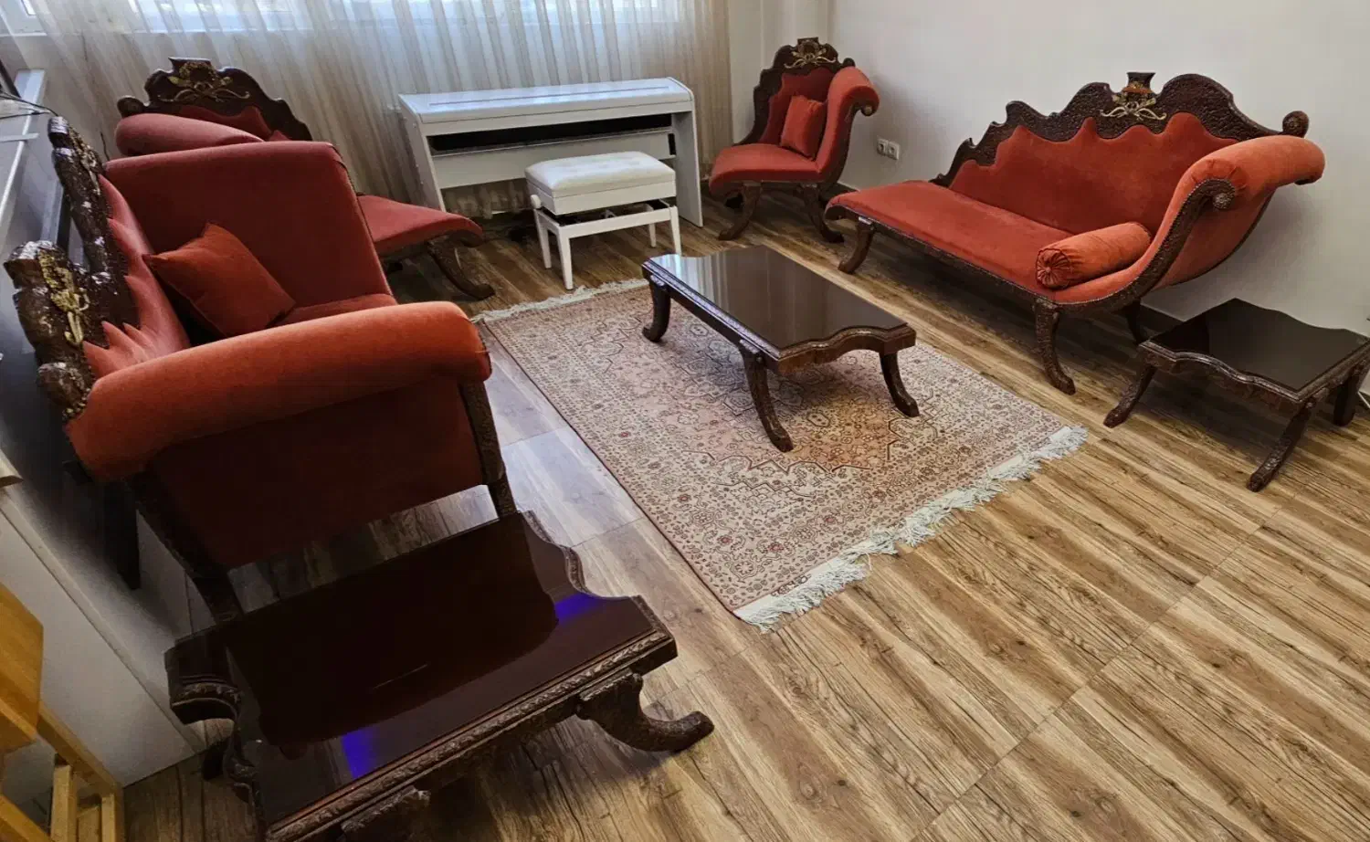 مبلمان استیل ۷ نفره و ناهارخوری ۶ نفره با چوب گردو|مبلمان خانگی و میز عسلی|تهران, شهرک چیتگر|دیوار