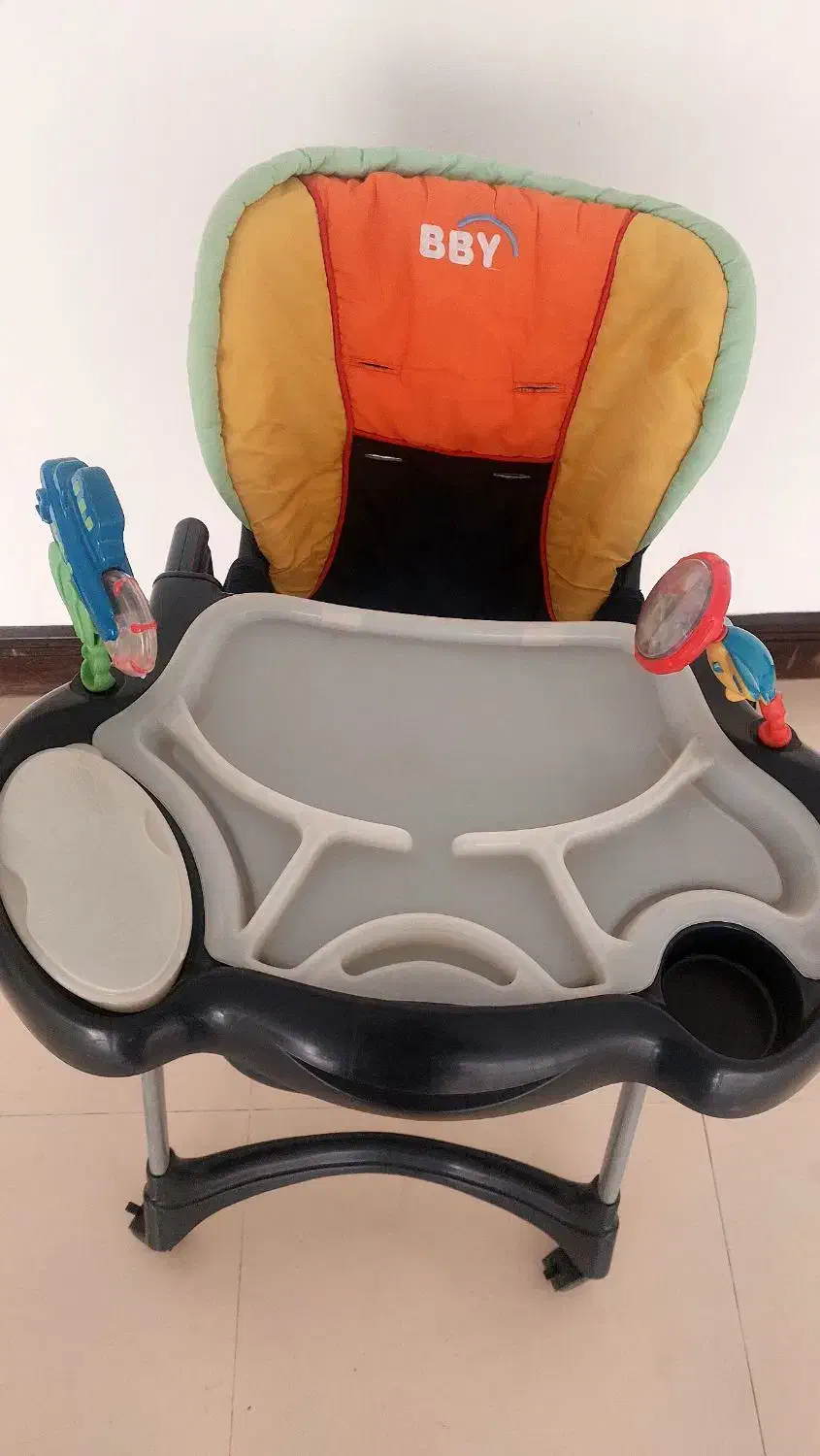 تشک بازی و صندلی غذاخوری|اسباببازی بچه|تهران, زعفرانیه|دیوار