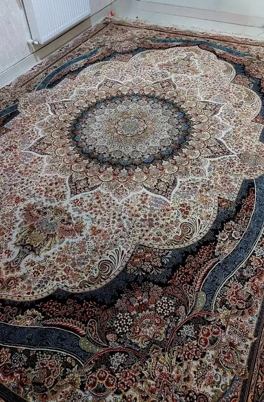 فرش ۹ متری ۷۰۰شانه تراکم ۳۰۰۰|فرش|رشت, گلزاران|دیوار