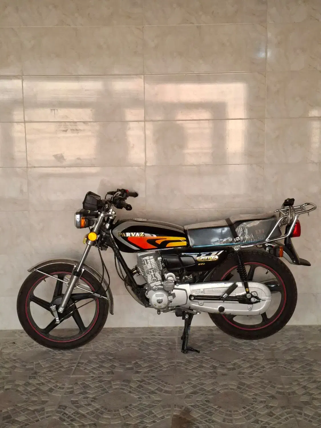 موتور ۱۲۵|موتورسیکلت|ابریشم, |دیوار