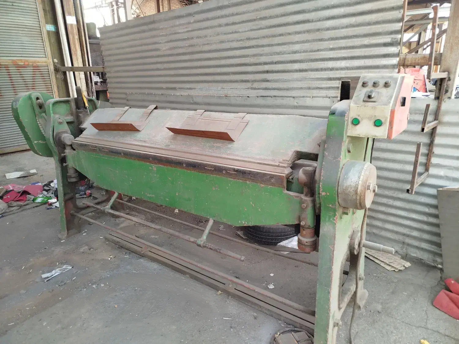 دستگاه خم ۲متری|ماشین‌آلات صنعتی|ری, بازار آهن|دیوار