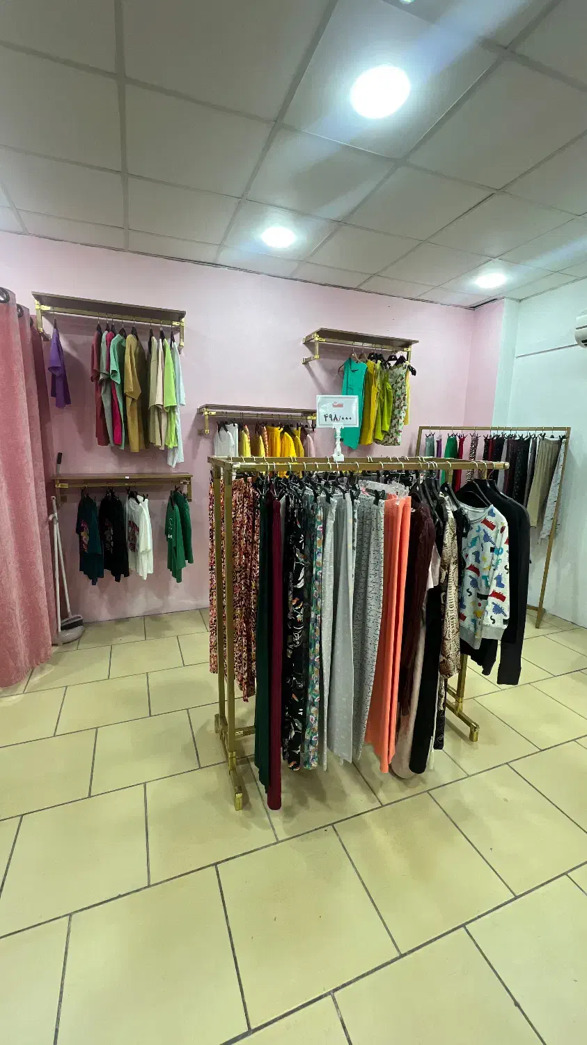 دکور پوشاک زنانه|فروشگاه و مغازه|چالوس, |دیوار